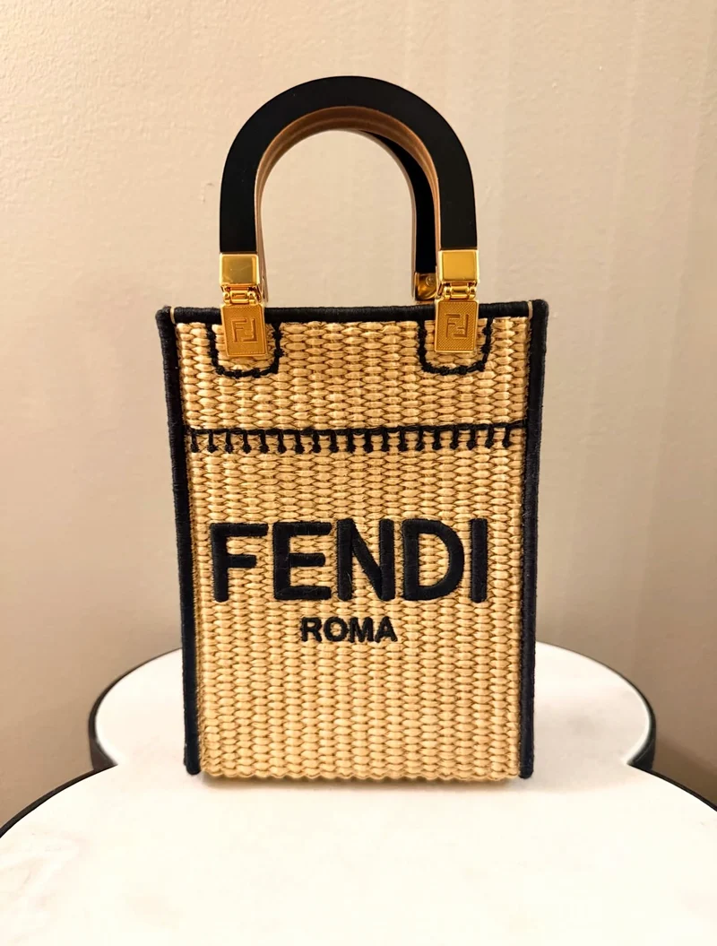 Borsa shopper Fendi Mini Sunshine usata, in rafia con tracolla