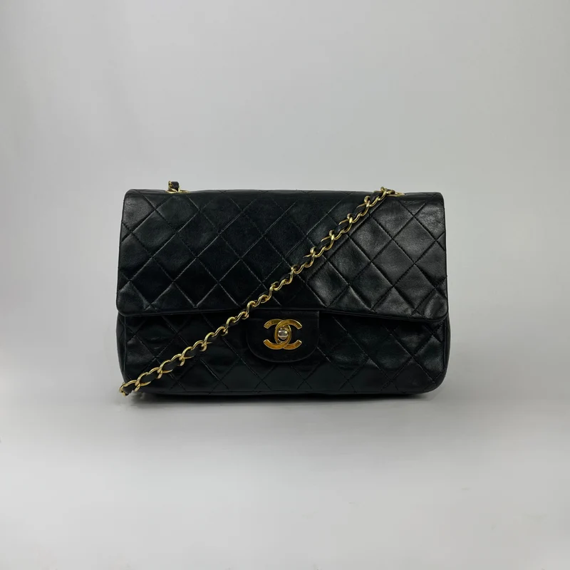 Chanel Doppia media classica Flapbag