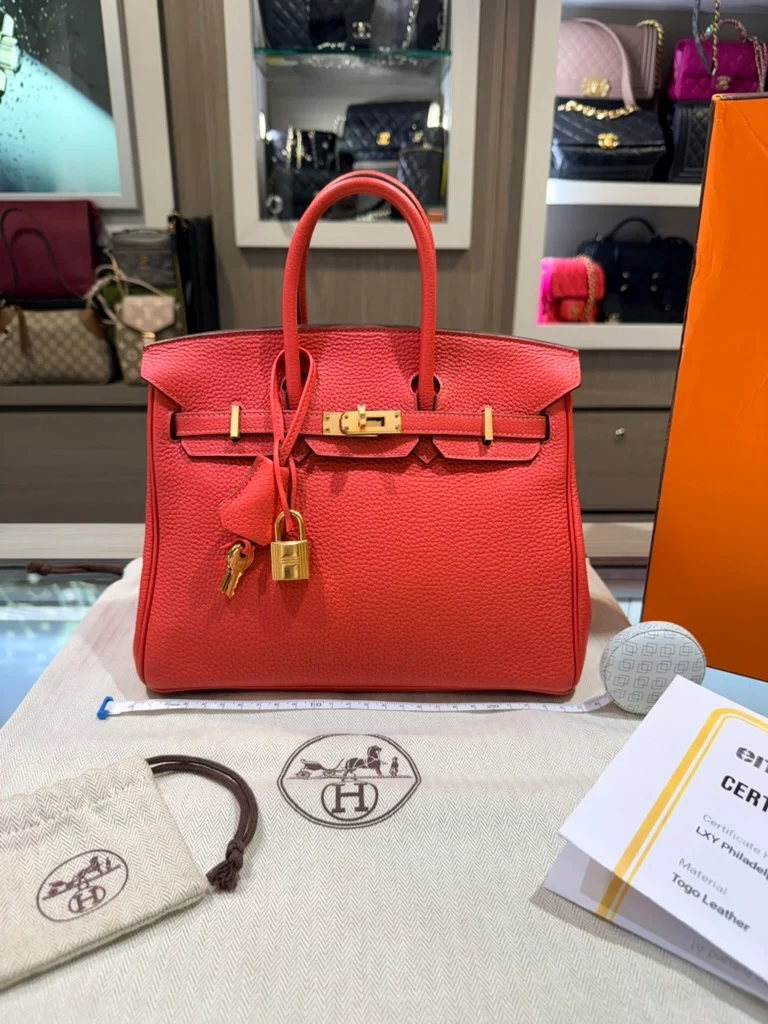 Borsa Hermès Birkin 25 Togo Rouge Pivoine con finiture dorate e timbro R (2014) usata.