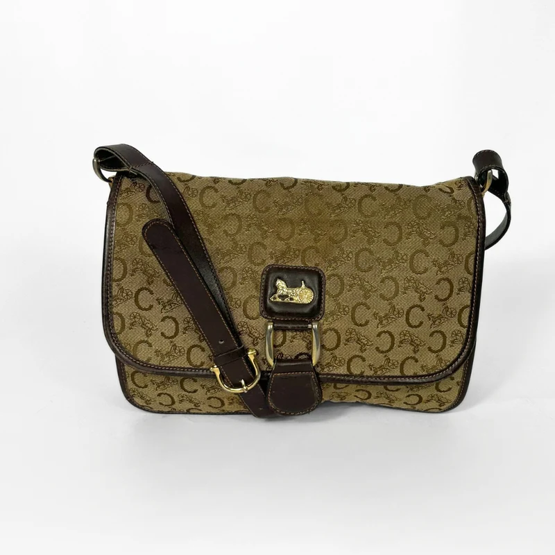 Celine Borsa a tracolla
