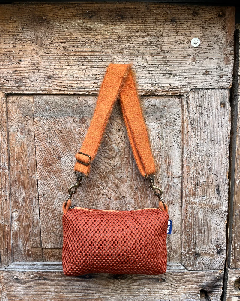 BRIOCHE neoprene ruggine + manico pelosino aranacione