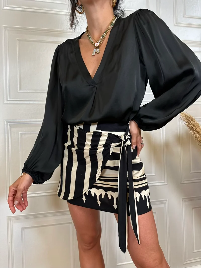 Camicia in raso di viscosa scollo a V - HaveOne