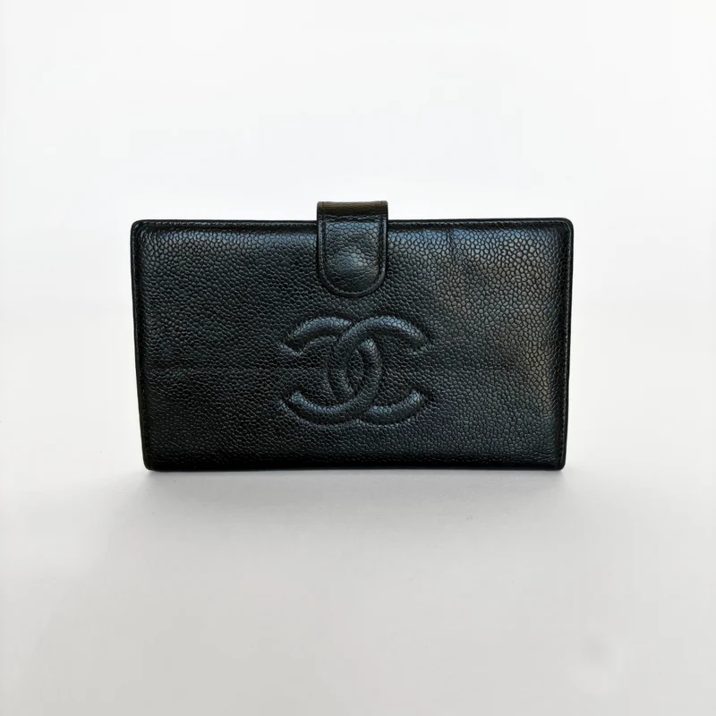 Chanel Portafoglio lungo CC French in pelle di caviale nera