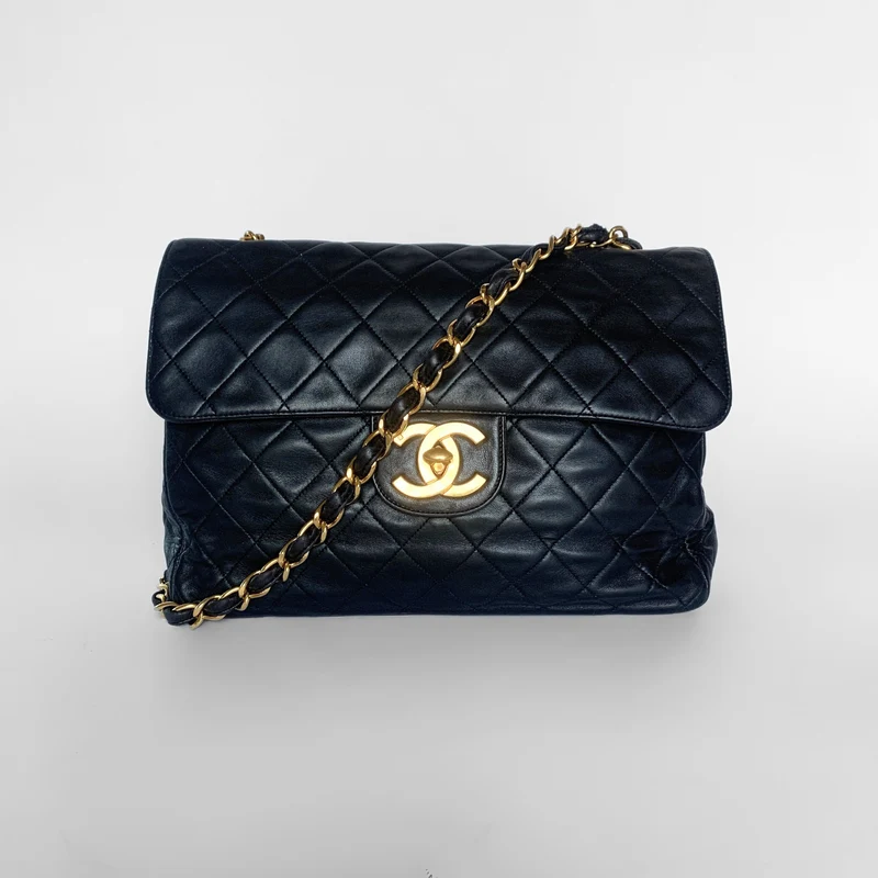Chanel Classic Flap Bag Maxi Pelle Di Agnello