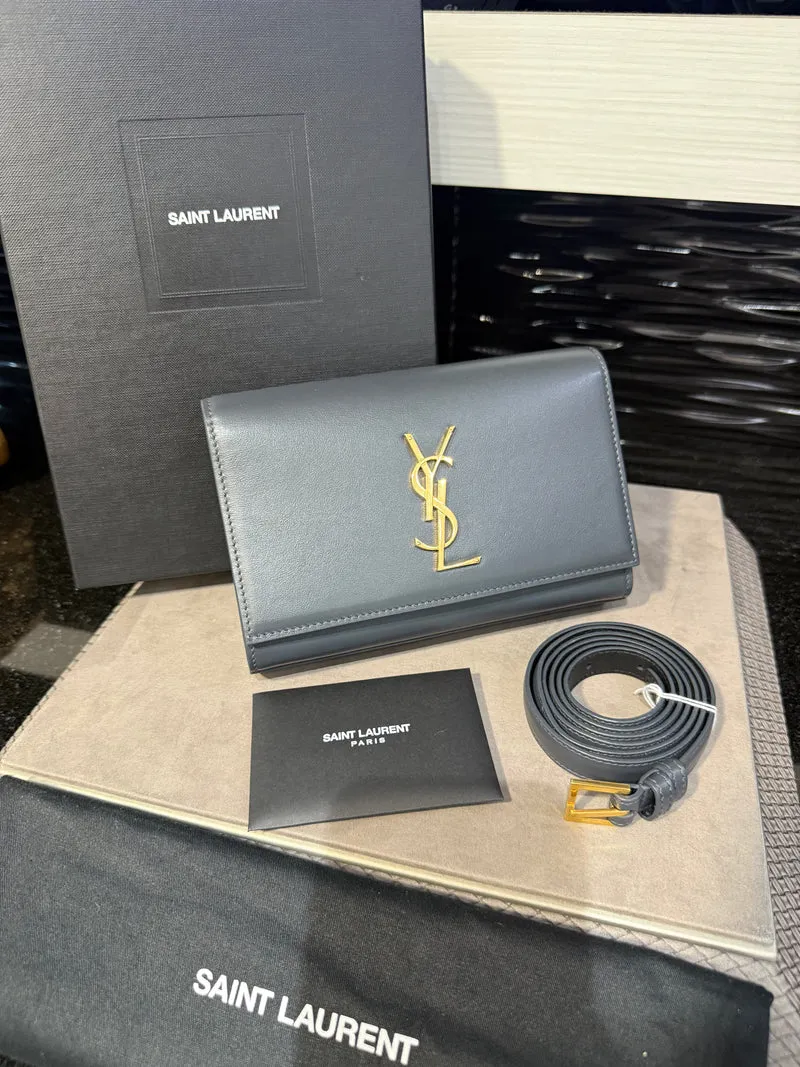 Borsa a tracolla KATE di YSL Saint Laurent usata in pelle goffrata grain de poudre, colore grigio fumo (2019)