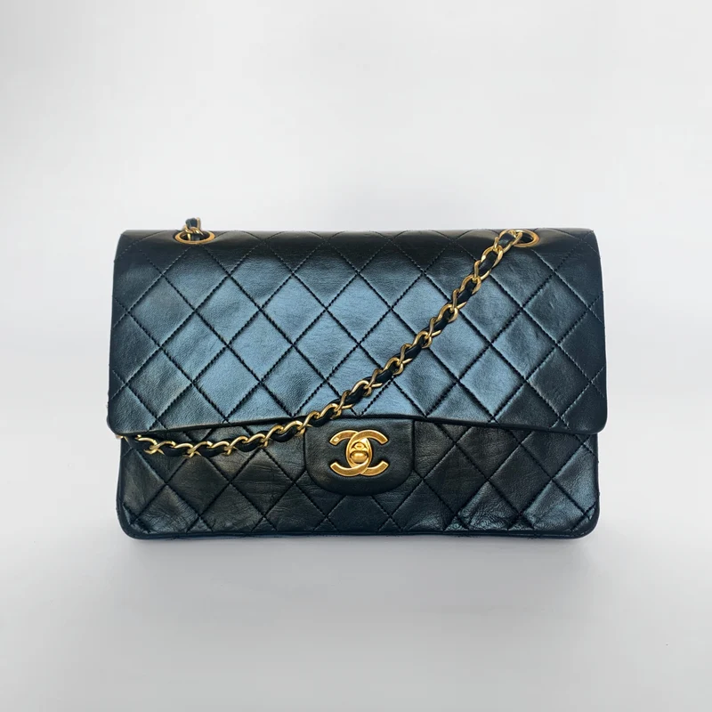 Chanel Classic Flap Bag Pelle di agnello media