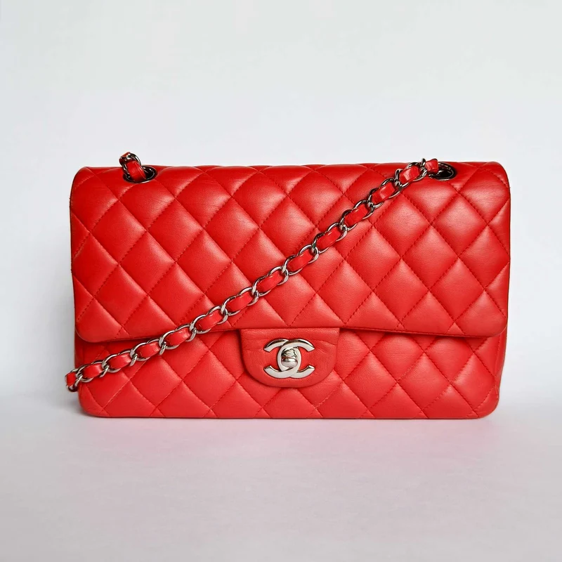 Chanel Classic Flap Bag Pelle di agnello media