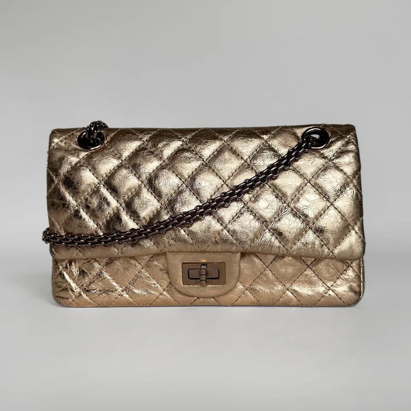 Chanel 2.55 Borsa a mano in pelle di vitello invecchiata