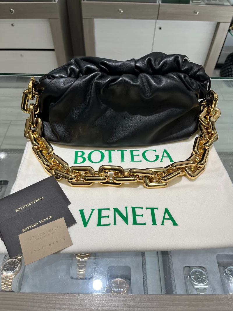 Borsa a tracolla Bottega Veneta Gold Chain nera usata con libretto e spolverino