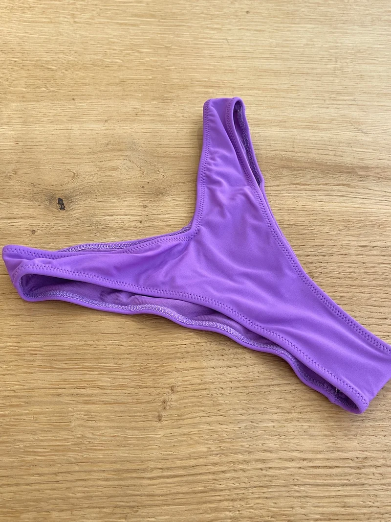 Monokini a V - 4giveness