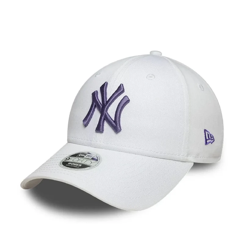 New York Yankees Womens MLB League Essential White 9FORTY Adjustable Cap