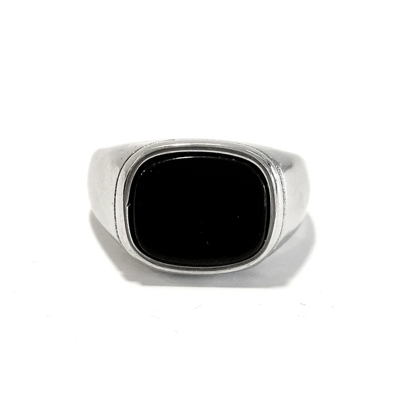 SODA - Anello con pietra rettagolare in onice nero