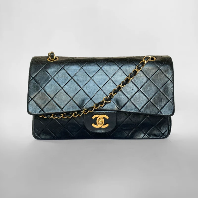 Chanel Classic Flap Bag Pelle di agnello media