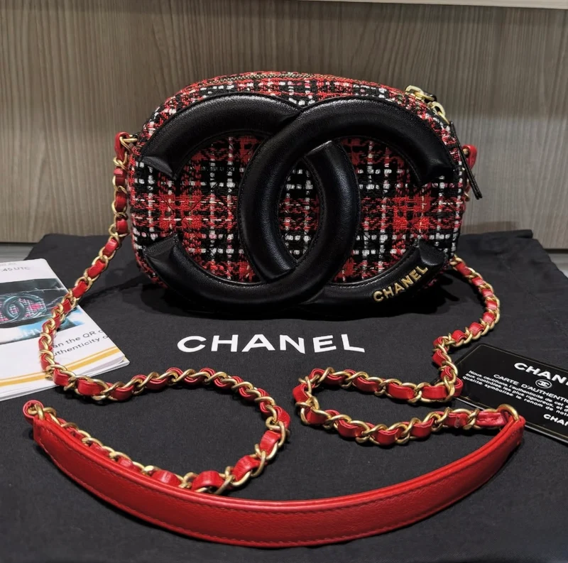 Borsa a tracolla Chanel ovale in tweed rosso Midnight usata Minaudière