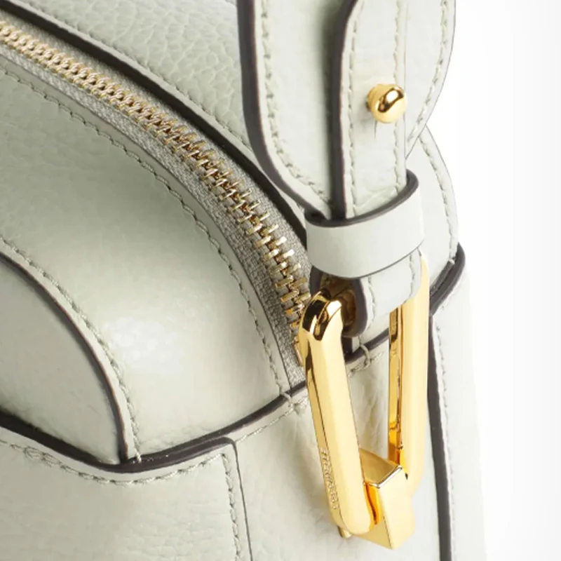 Borsa Donna a Tracolla chiusa con Zip COCCINELLE in Pelle Linea Liya Signature colore Celadon Green