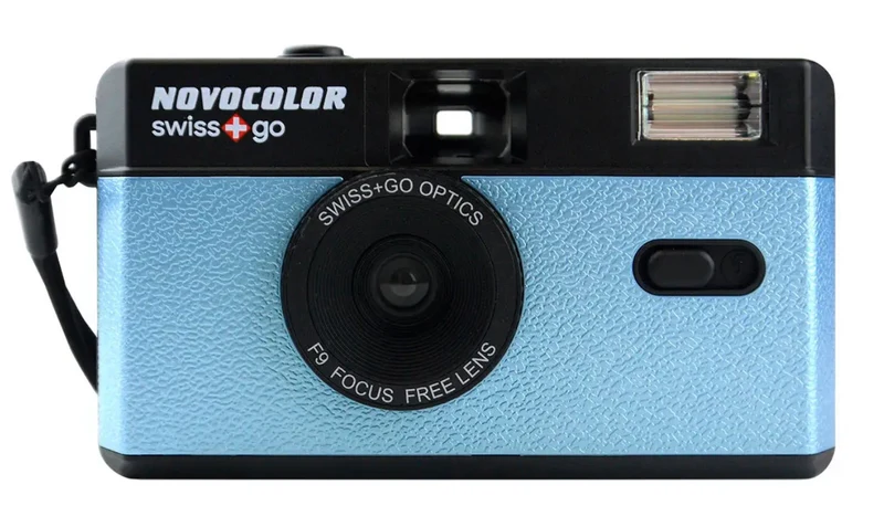 SWISS-GO PHOTO CAMERA NOVOCOLOR 35MM ANALOGICA AZZURRA CON BORSA